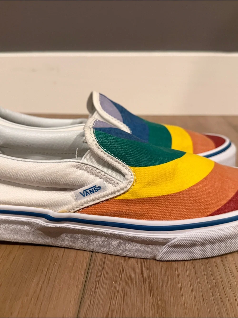 Vans Unisex Classic Canvas Slip-On Rainbow Size 8.5(W) or 7(M) EU 39